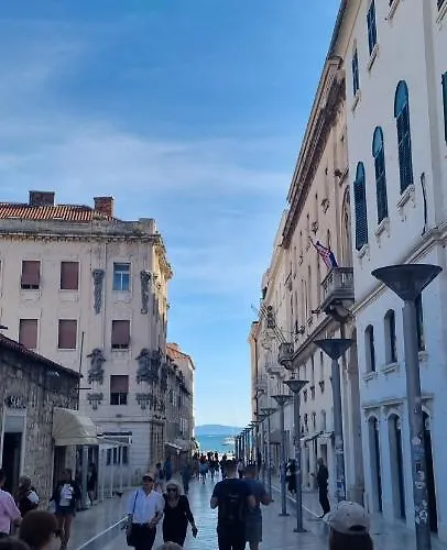 Charming In Center *