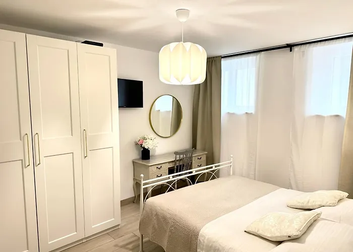 Charming In Center Apartmán