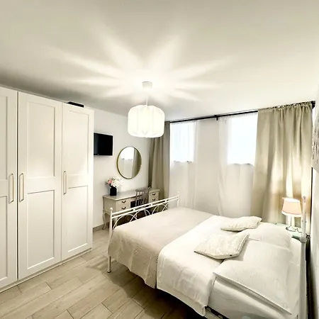 Apartment Charming In Center Split